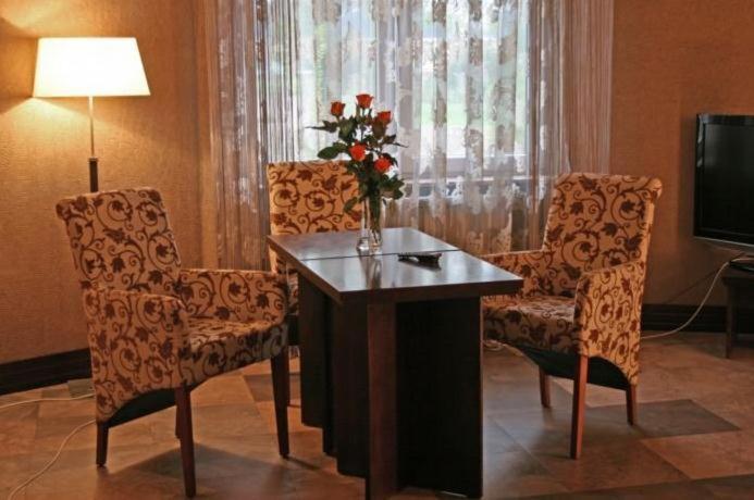Zajazd Kmicic Zemborzyce Dolne Ngoại thất bức ảnh
